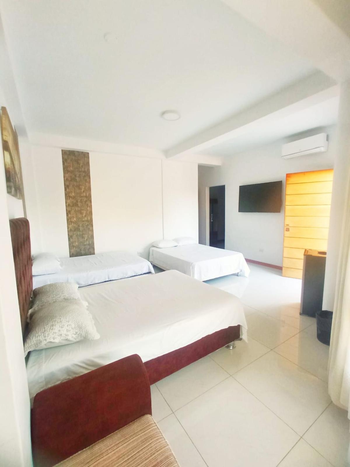 Deluxe Hotel Talara Cerca Al Aeropuerto Y Centro Civico מראה חיצוני תמונה