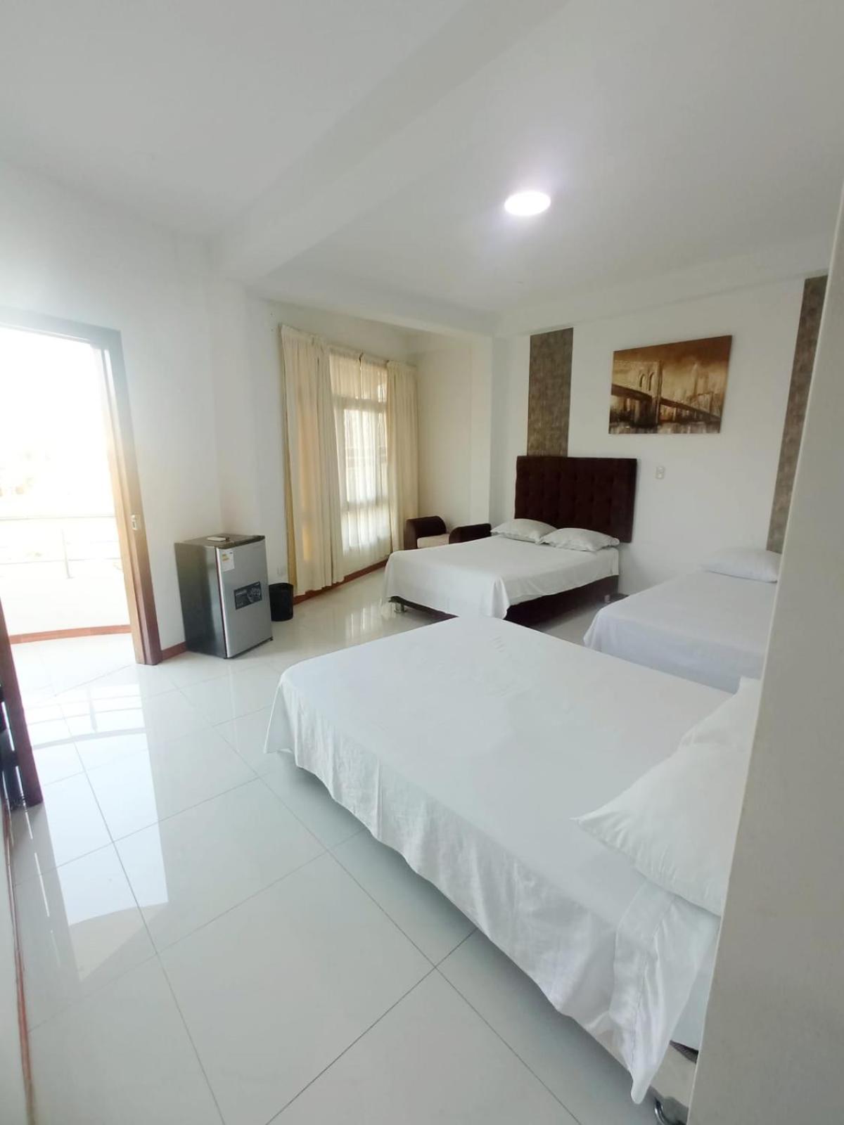 Deluxe Hotel Talara Cerca Al Aeropuerto Y Centro Civico מראה חיצוני תמונה